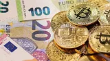 Česi podľa prieskumu preferujú pre sporenie kryptomeny pred Eurom.