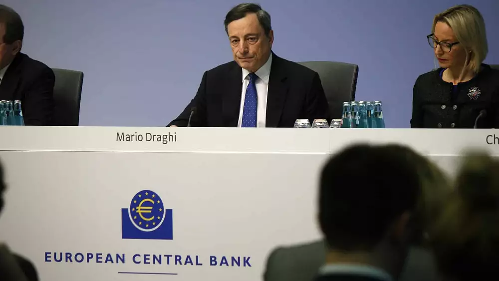 Prezident ECB Draghi odpovedá na otázky o blockchaine a Bitcoine