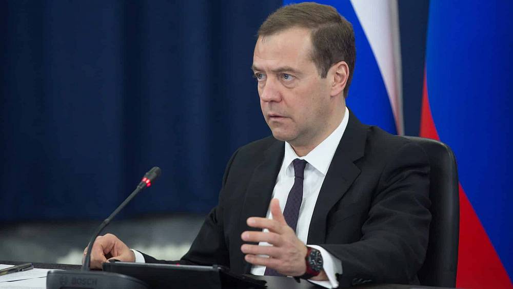 Medvedev chce aby EAEU jednotne regulovala kryptomeny