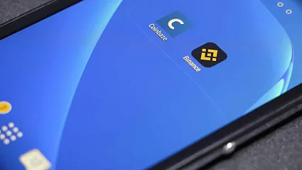 Coinbase vs Binance.