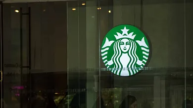 Starbucks zvažuje blockchain.