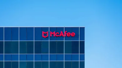 John McAfee si účtuje 105 000 dolárov za propagačný tweet.