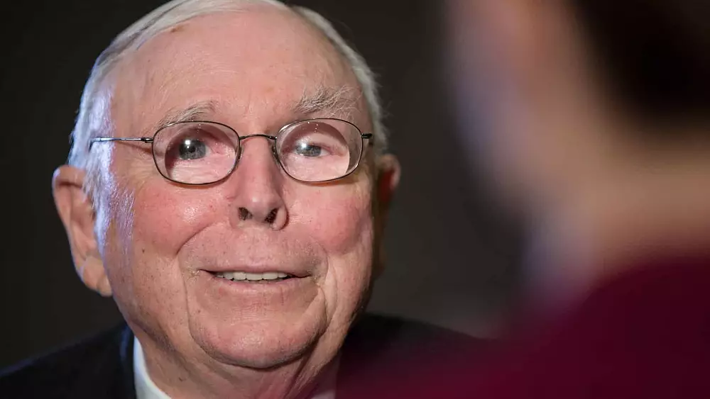 Buffett a Munger sa znova ozvali - infantilne kritizijú Bitcoin.