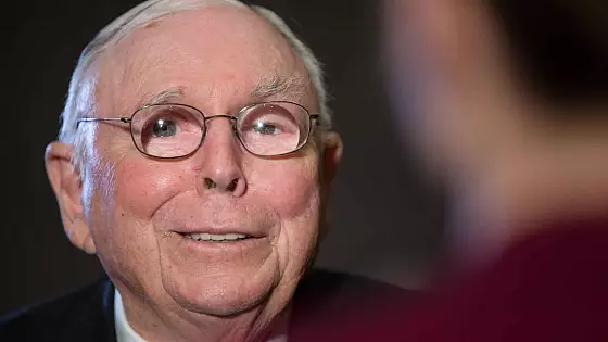 Buffett a Munger sa znova ozvali - infantilne kritizijú Bitcoin.