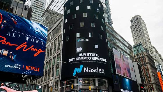 NASDAQ investoval do blockchain startupu