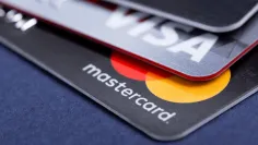 Visa a Mastercard zvyšujú poplatky