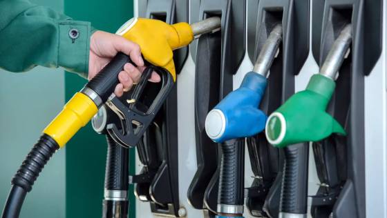 rast cien ropy a benzínu