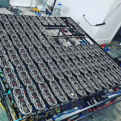 Takto vyzerá mining rig za takmer 100 000 $