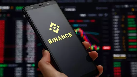 Binance CEO medzi TOP 15 miliardármi