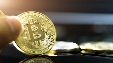 Bitcoin stále drží support