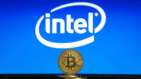 Gigant Intel sa zapája ťažby Bitcoinu
