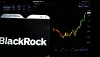 BlackRock, najväčší svetový správca aktív, môže čoskoro ponúknuť obchodovanie s kryptomenami!