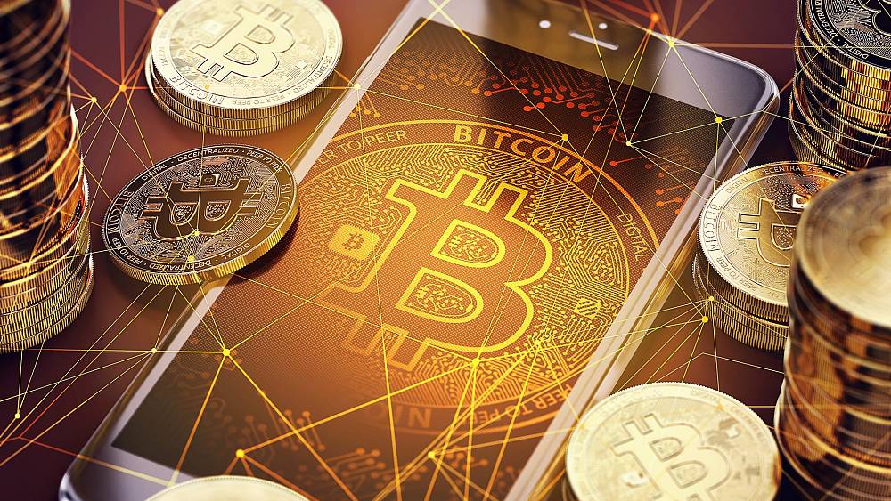 McGlone vníma Bitcoin ako víťaza v súboji so zlatom a akciami