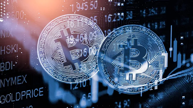 Bitcoin smeruje na hladinu 40 000 $.