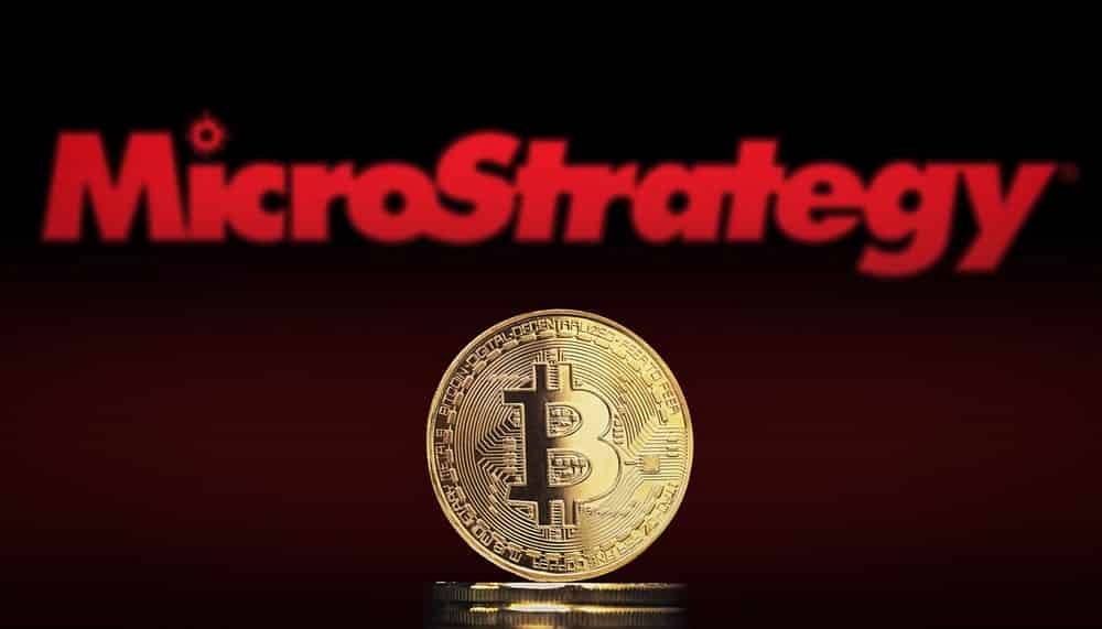 Michael Saylor vraj tajne predal bitcoiny v hodnote 315 miliónov dolárov!