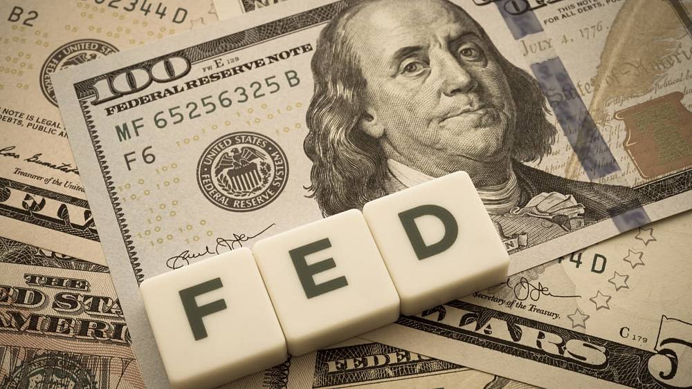 Americký FED môže v stredu spôsobiť prepad akcií a kryptomien!