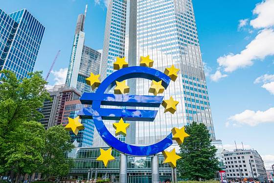 Európska centrálna banka avizovala zvyšovanie základnej úrokovej sadzby!