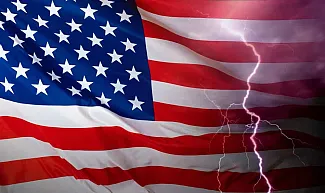 Štátny dlh USA masívne rastie spolu s rizikom recesie