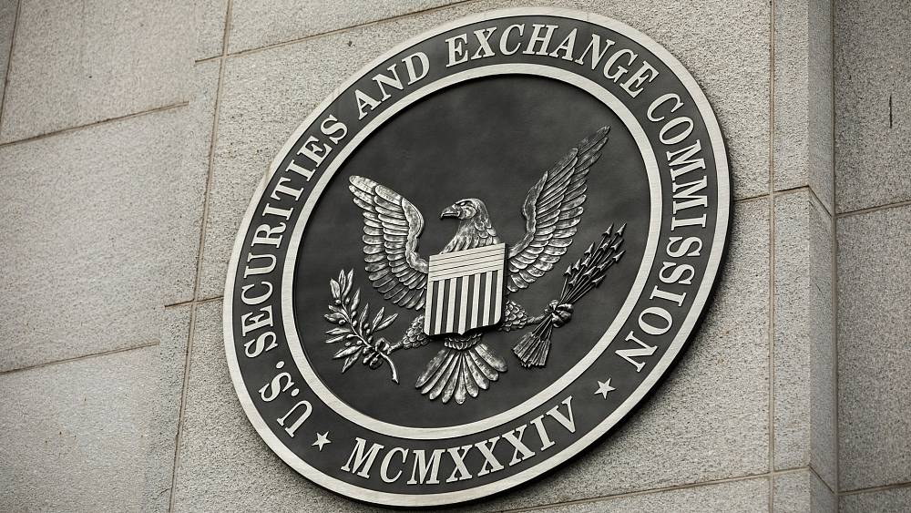 SEC vyjadruje obavy o reguláciu kryptomien