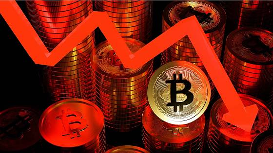Bitcoin - odliv z búrz na 4 ročnom maxime