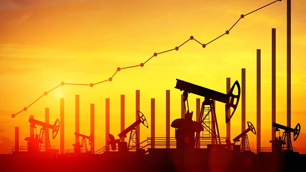 Ceny benzínu a ropy klesli