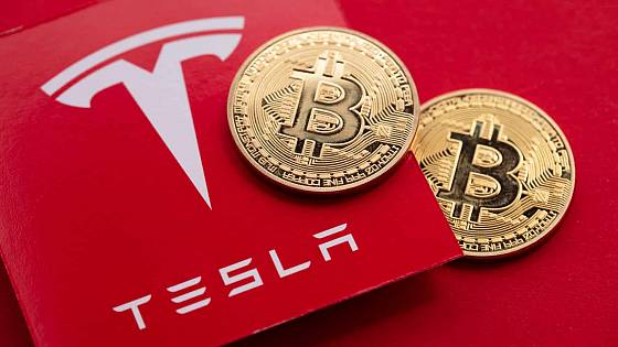 Tesla predala 75 % bitcoinu