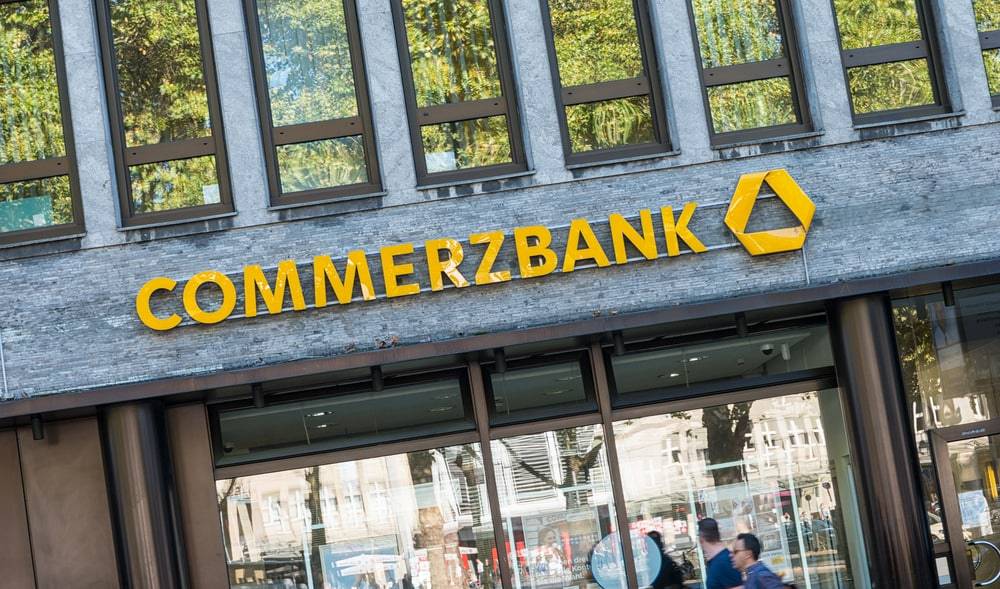 Nemecká banka Commerzbank chce ponúkať kryptomeny