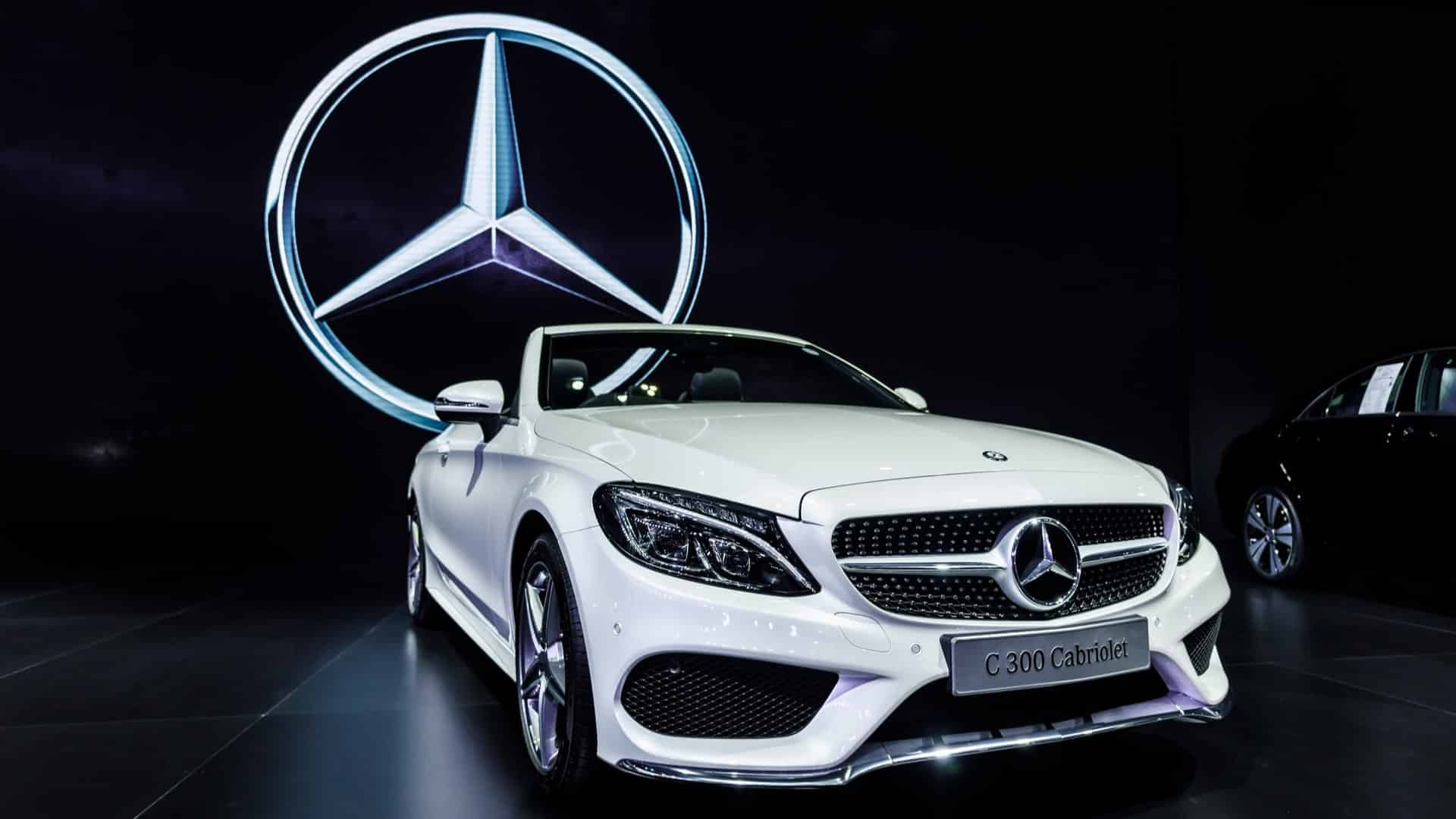 Wall Street odporúča investovať do značky Mercedes-Benz