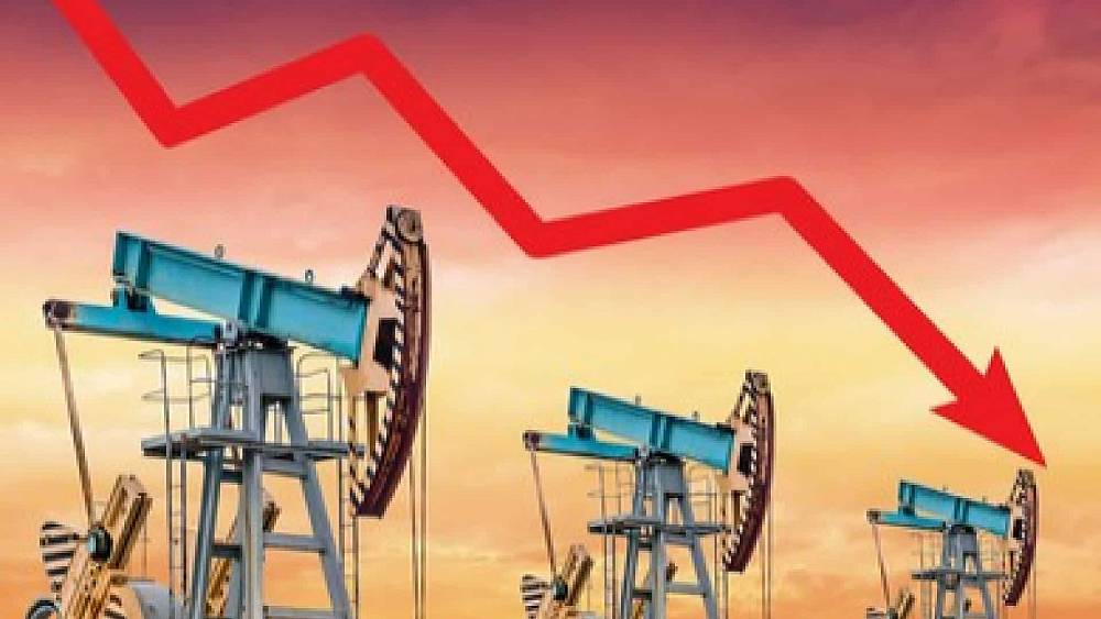 Cena ropy klesá na nové minimum