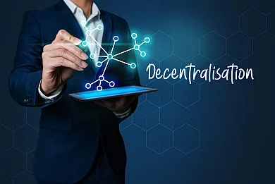 Úplná decentralizácia kryptomien je mýtus