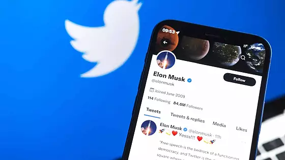 Elon Musk a hlasovanie na Twitteri