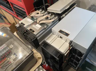 Zariadenie na ťažbu bitcoinu