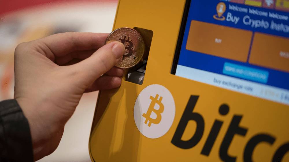 Bitcoin viete nakúpiť aj cez automat.
