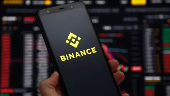 Binance odporúča zameniť si eurá na USDT