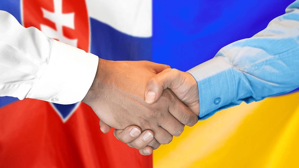 Ukrajina pozastavila sťažnosť na Slovensko pre embargo na obilie