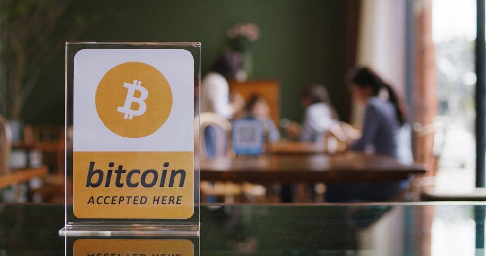 Vo vašej obľúbenej prevádzke už budete môcť platiť Bitcoinom