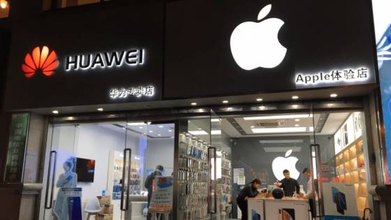 Huawei sa doťahuje na Apple