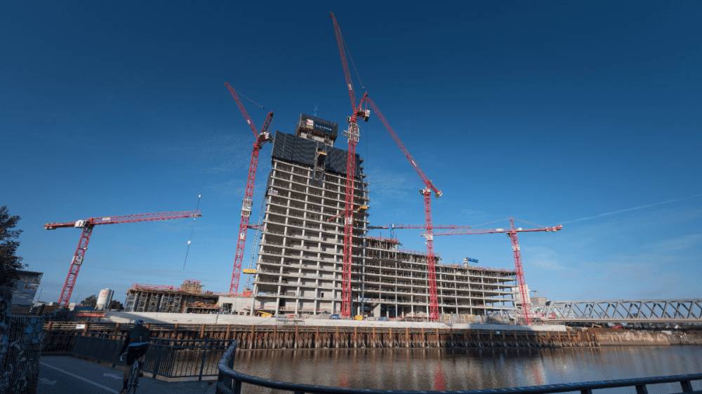 Skrachovala firma, ktorá v Hamburgu stavia mrakodrap