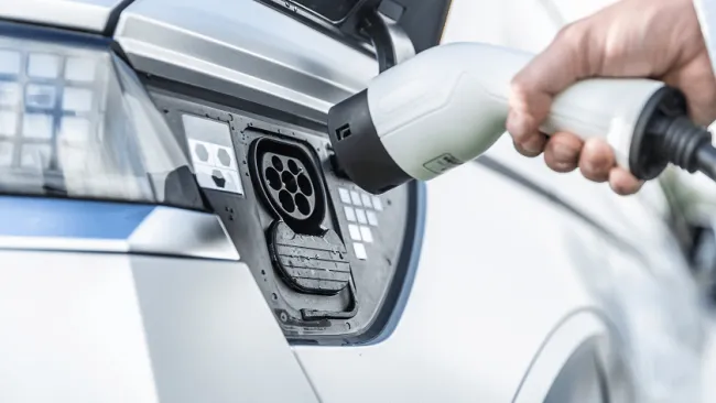 Problémom polície je nabíjacia infraštruktúra