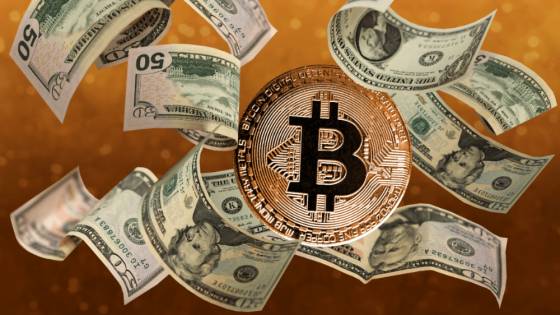Bitcoin pokoril hranicu 70 000 dolárov
