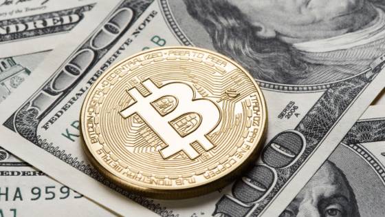 Bitcoin klesol takmer o 8 percent