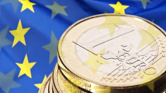 Euro kleslo na tohtoročne minimum