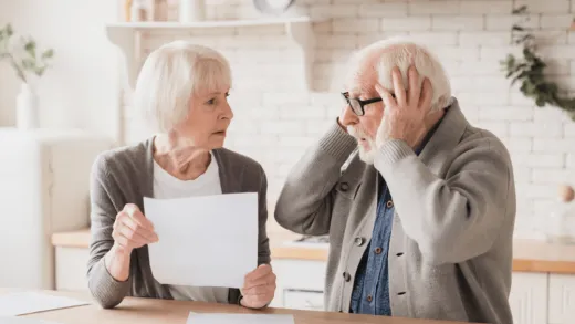 Príspevok na pobyt dostane menej seniorov, ako sľuboval minister
