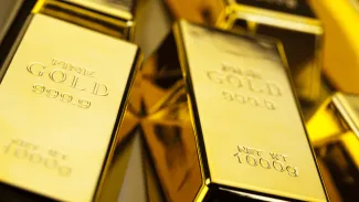 Zlato stúpa po útokoch na Irán