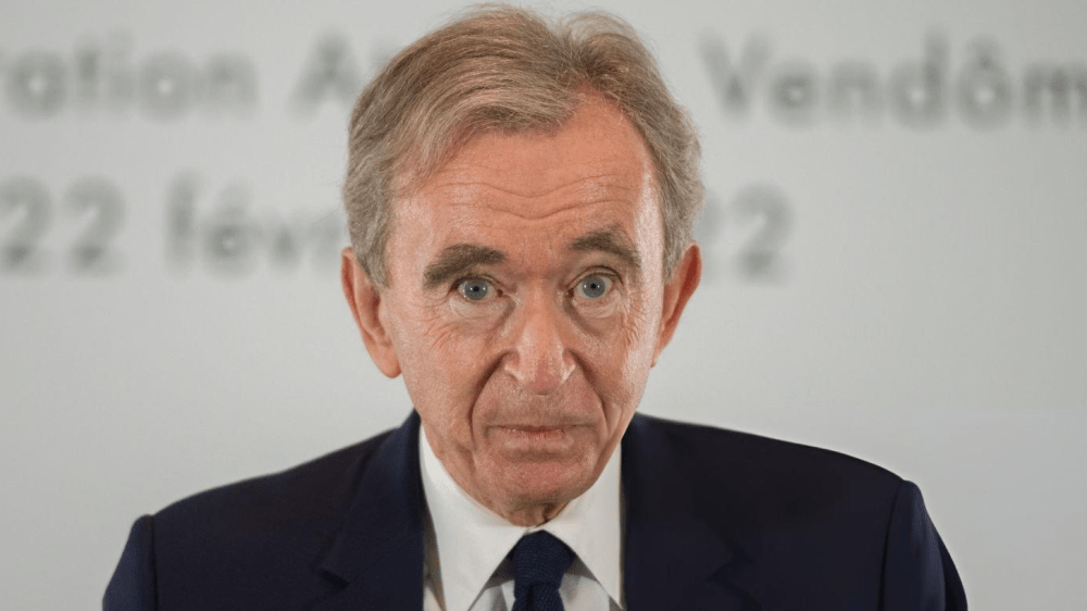 Bernard Arnoult už nie je najbohatším človekom