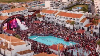 Turistické destinácie bojujú proti turistom