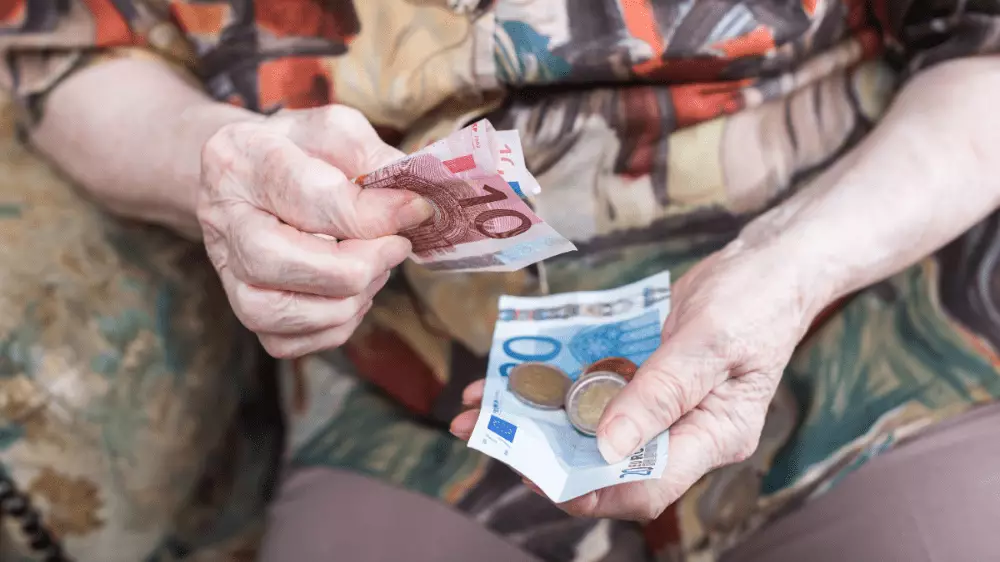 Slovenskí penzisti môžu poberať aj dva dôchodky