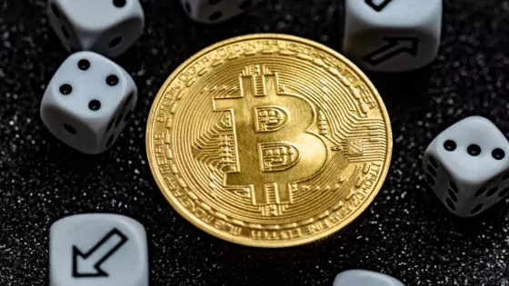Bitcoin smeruje na 100 000 dolárov