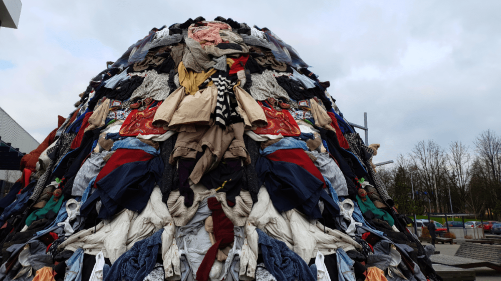 Česi sa rozhodli rázne bojovať proti nadbytočnému textilu