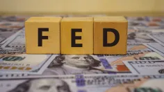 Šéf FEDu avizuje znižovanie úrokových sadzieb